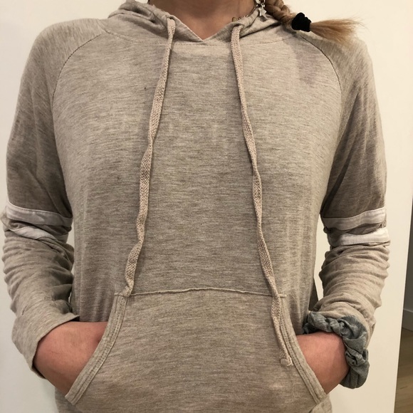 Thin Sweater - Picture 1 of 5